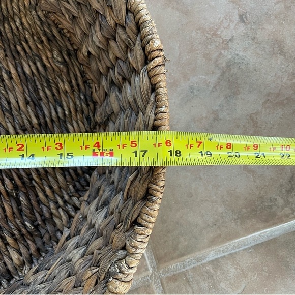 Large 18”  Wicker Rattan Basket - Picture 6 of 7